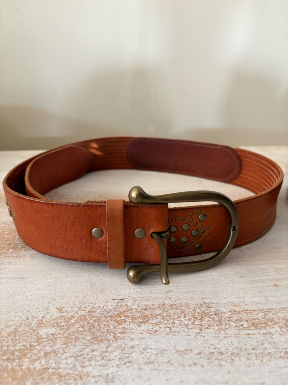 Linea Pelle Collection Luggage Brown Leather Belt w Brass Grommet Detail Medium